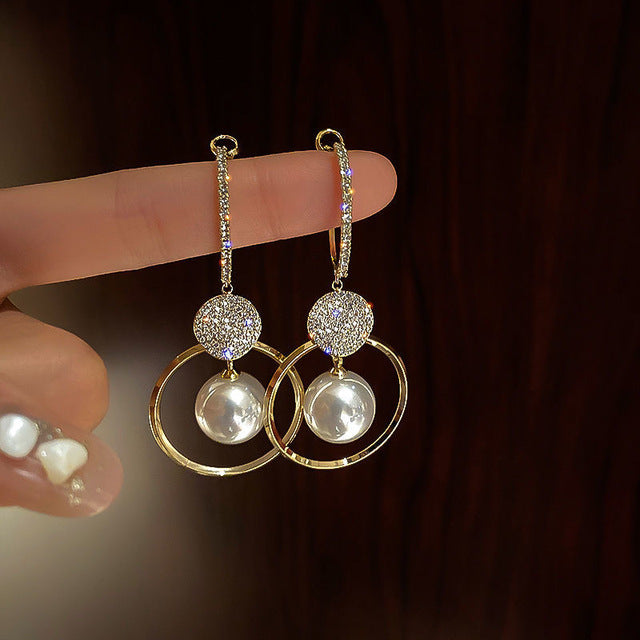 Luxury Oversized White Pearl Inlaid Zircon Earrings