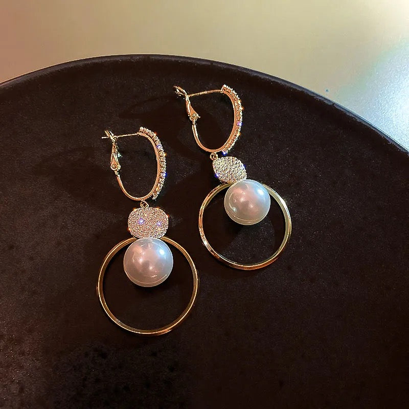 Luxury Oversized White Pearl Inlaid Zircon Earrings