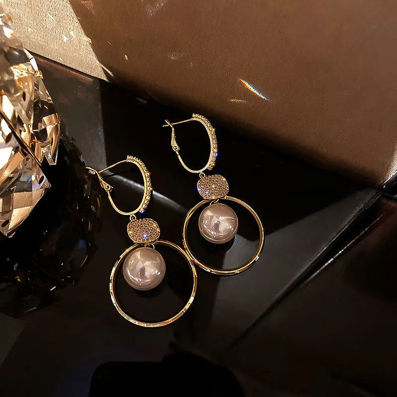Luxury Oversized White Pearl Inlaid Zircon Earrings